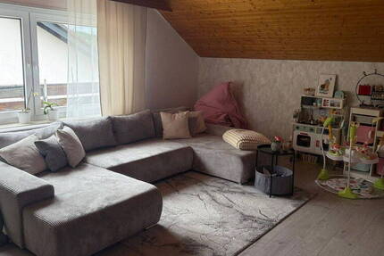Dachgeschoßwohnung in ruhiger Wohngegend