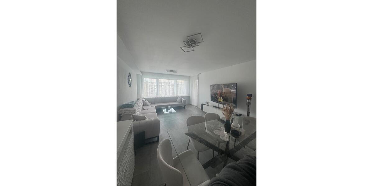 Sanierte 2 Zimmer Wohnung mit Balkon und Einbauküche 2 zimmer