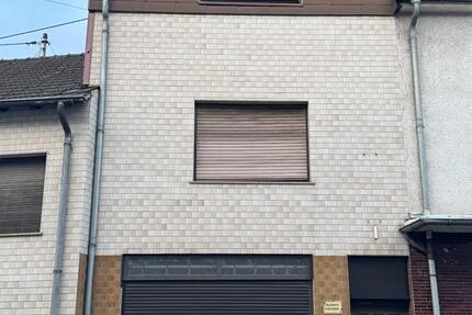 Großzügige 6-Zimmer-Wohnung ca. 140 m² teilmöbliert 6 zimmer