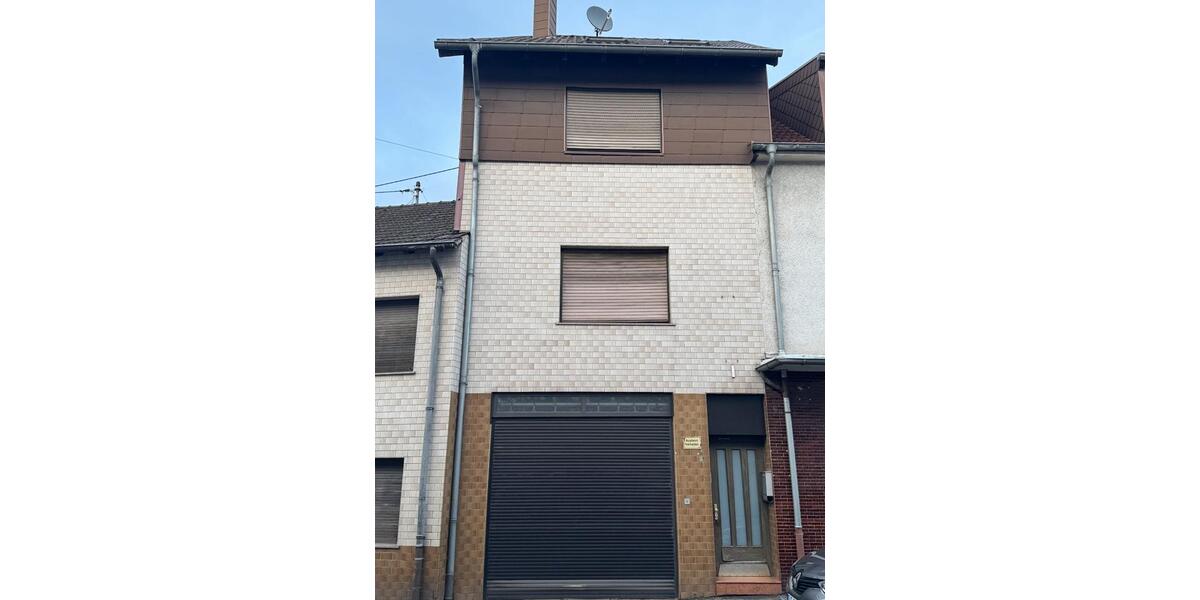 Großzügige 6-Zimmer-Wohnung ca. 140 m² teilmöbliert 6 zimmer