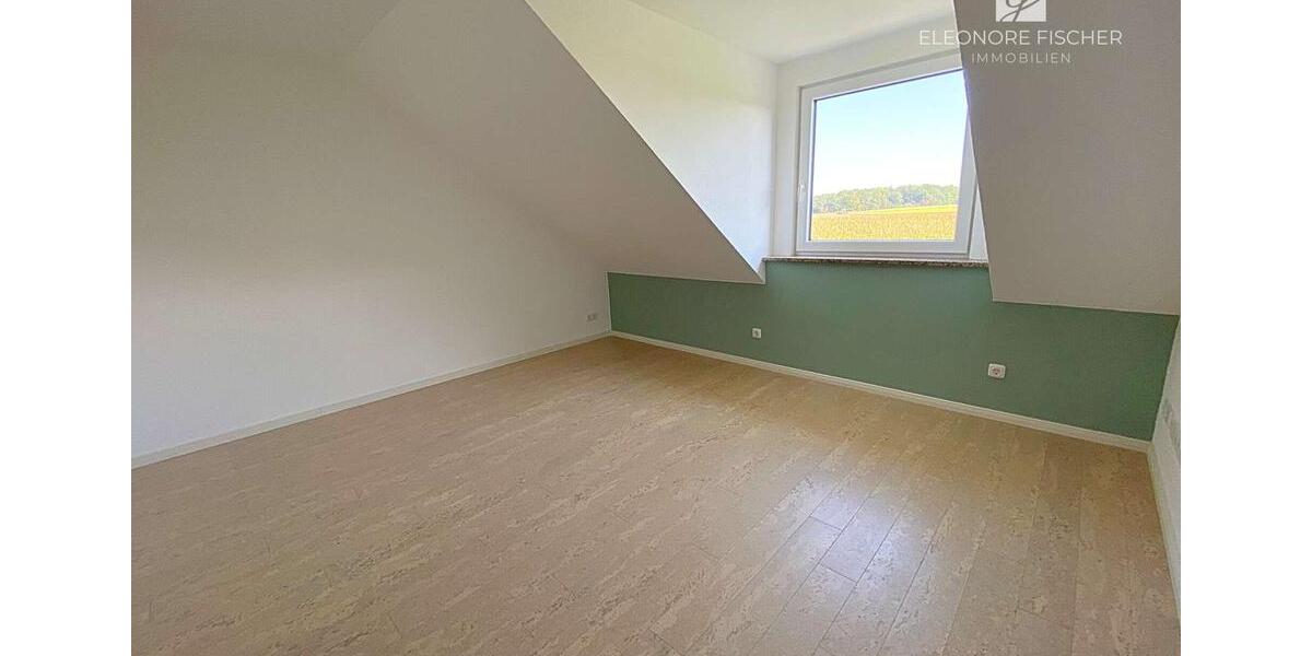 Dachgeschoßwohnung Fünfstetten - 5.5 Zimmer, 186 m&sup2;, 1.250&euro; | Angebot:22354812