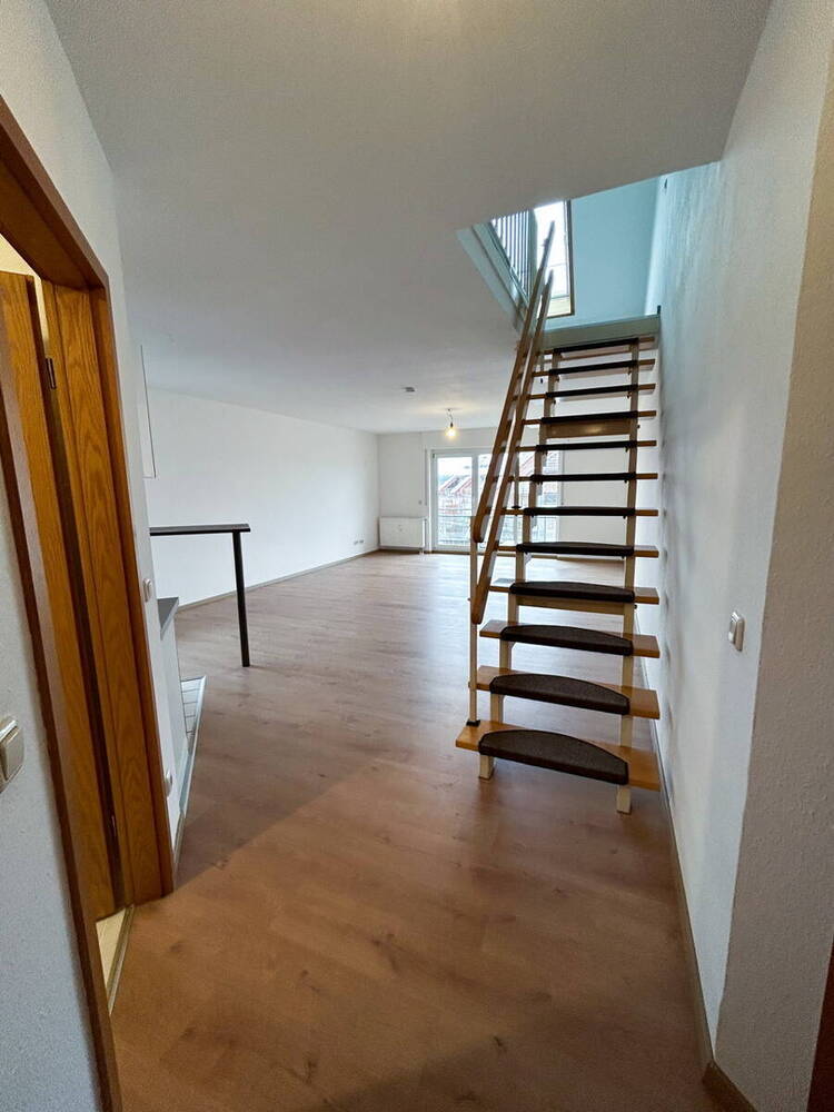Helle & einladende 2-Zimmer-Maisonette-Wohnung mit Küche und Balkon wartet auf einen neuen Mieter!