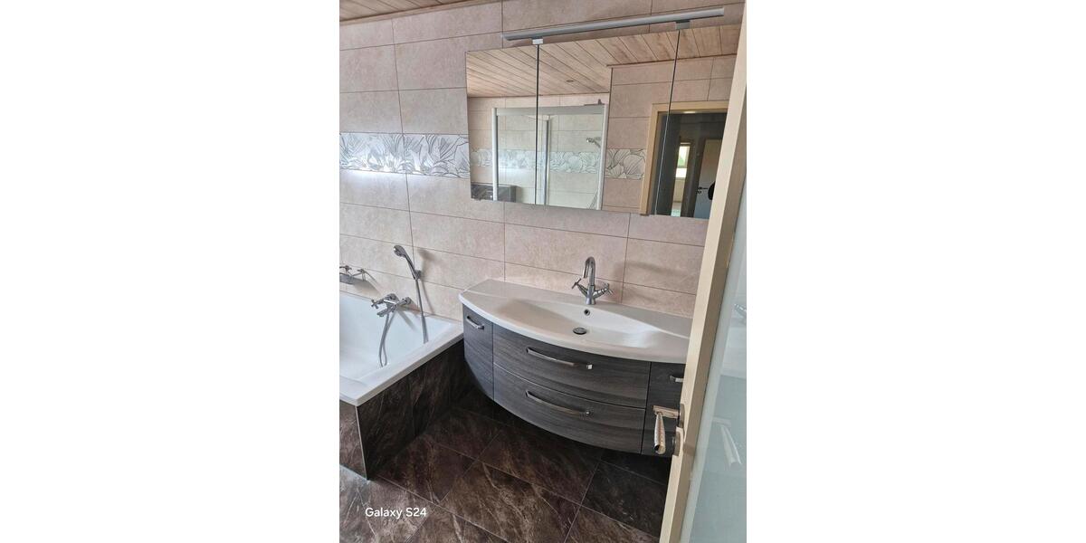 Erdgeschoßwohnung Bovenden - 4 Zimmer, 120 m&sup2;, 1.600&euro; | Angebot:26380865