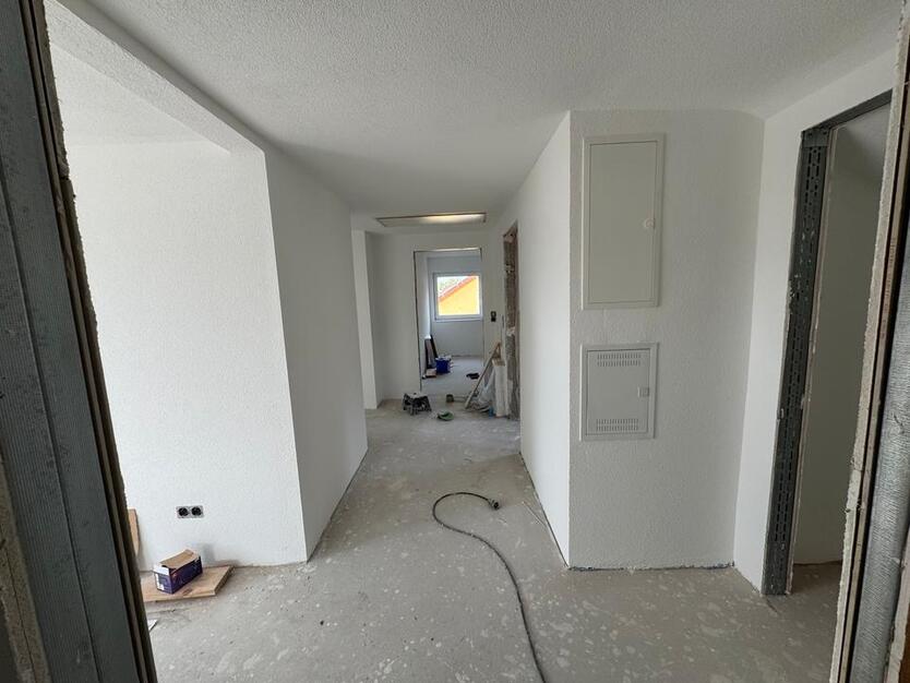 Kernsanierte 4-Zimmer-Dachgeschosswohnung. zimmer