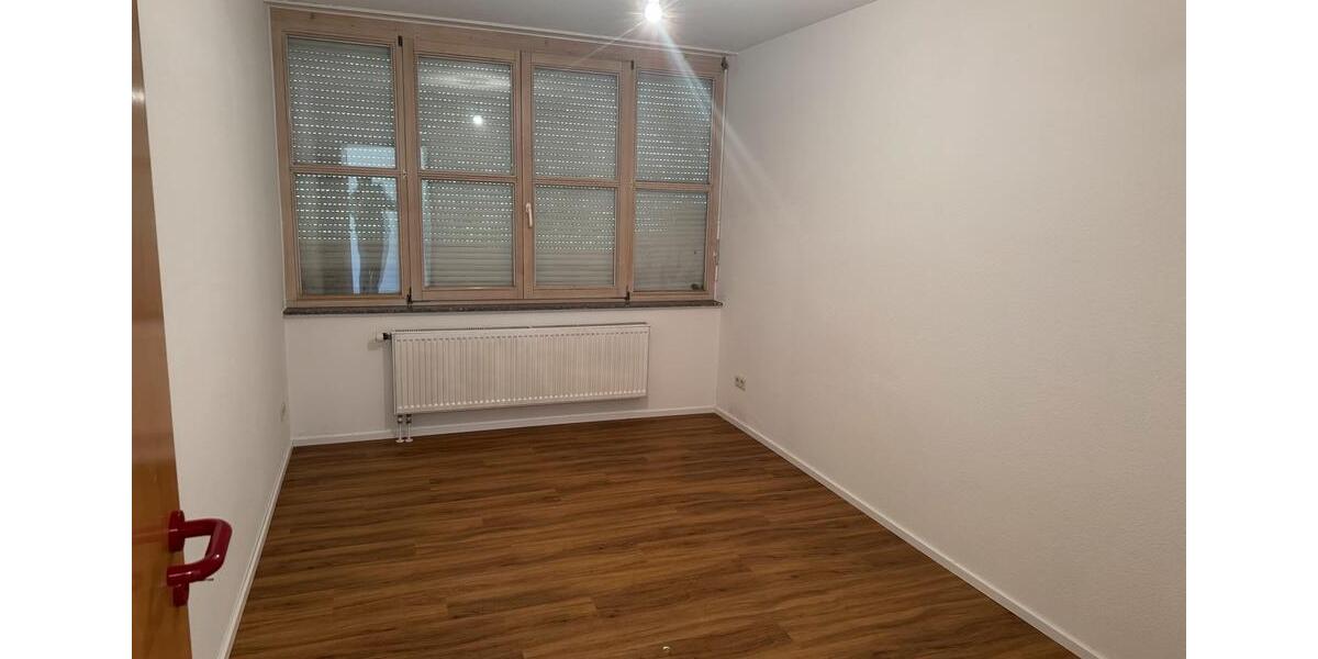 Erdgeschoßwohnung Esslingen am Neckar - 3 Zimmer, 80 m&sup2;, 1.450&euro; | Angebot:26670372