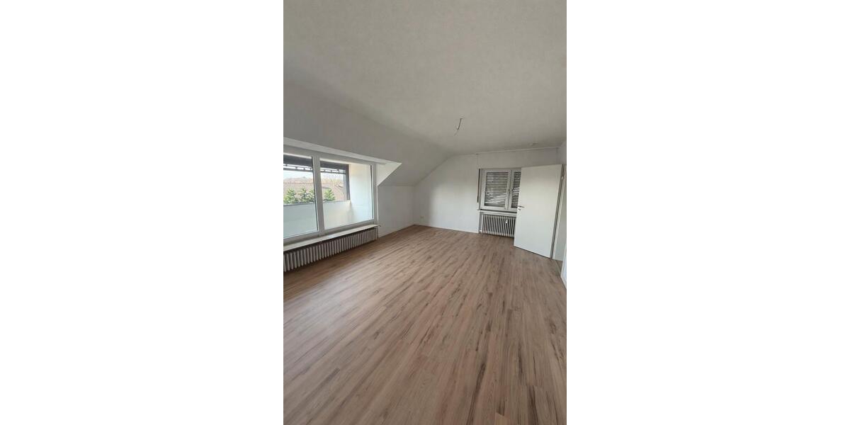Dachgeschoßwohnung Bad Salzuflen Ehrsen-Breden - 3 Zimmer, 74 m&sup2;, 740&euro; | Angebot:25855881