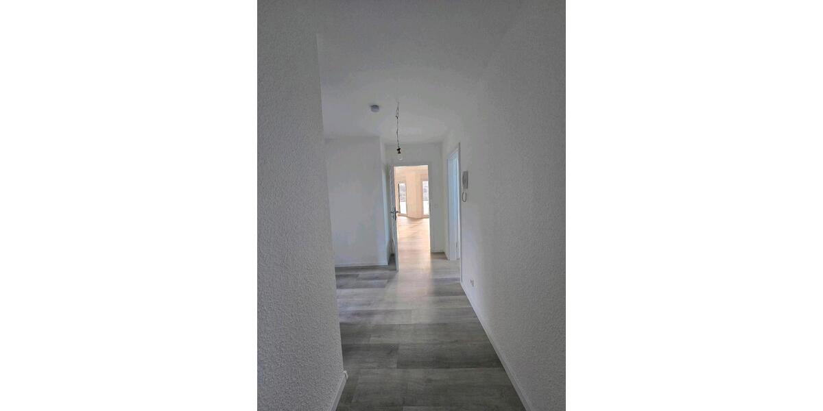 Dachgeschoßwohnung Radevormwald - 3 Zimmer, 76 m&sup2;, 1.100&euro; | Angebot:26506469
