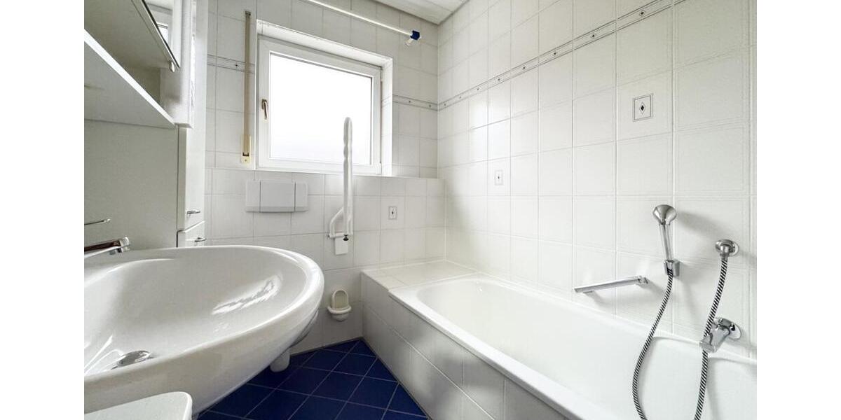 Charmante 2,5 Zimmer-Wohnung mit Balkon für Singles oder Paare in Oberstenfeld 2 zimmer