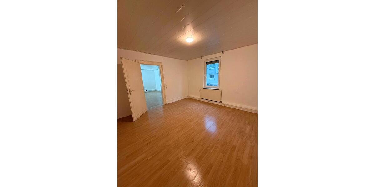 Etagenwohnung Esslingen am Neckar - 3 Zimmer, 90 m&sup2;, 1.100&euro; | Angebot:24847911