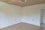 Helle Wohnung im Hochparterre eines neu renovierten 2-Parteien-Miethauses, mit Terrasse, Garten,etc!