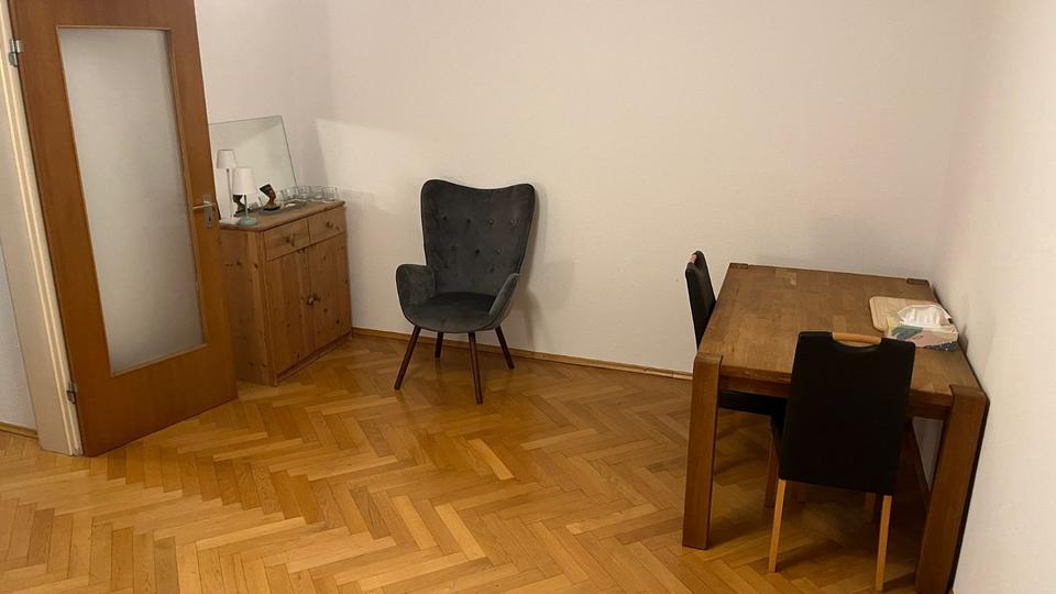 Möblierte 1-Zimmer-Wohnung mit großer Loggia in Frankfurt-Niederr 1 zimmer