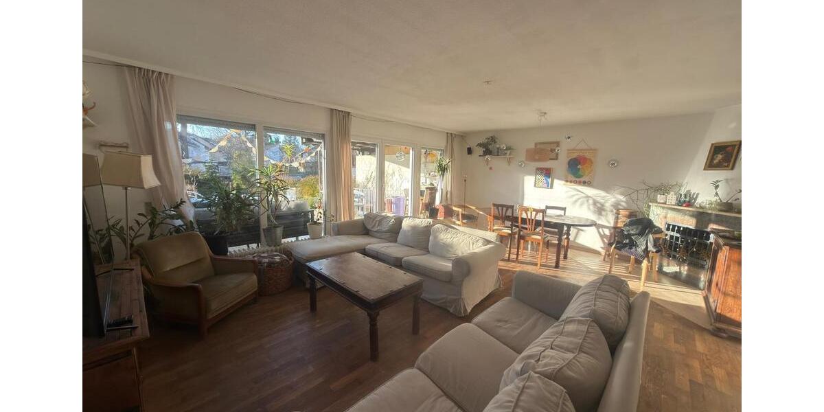 Etagenwohnung Freiburg im Breisgau Betzenhausen - 7 Zimmer, 160 m&sup2;, 1.800&euro; | Angebot:26336081