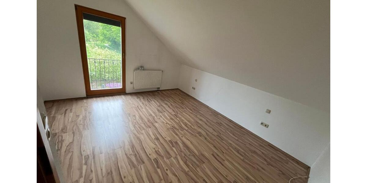 Dachgeschoßwohnung Nieste - 3 Zimmer, 62 m&sup2;, 850&euro; | Angebot:26565349