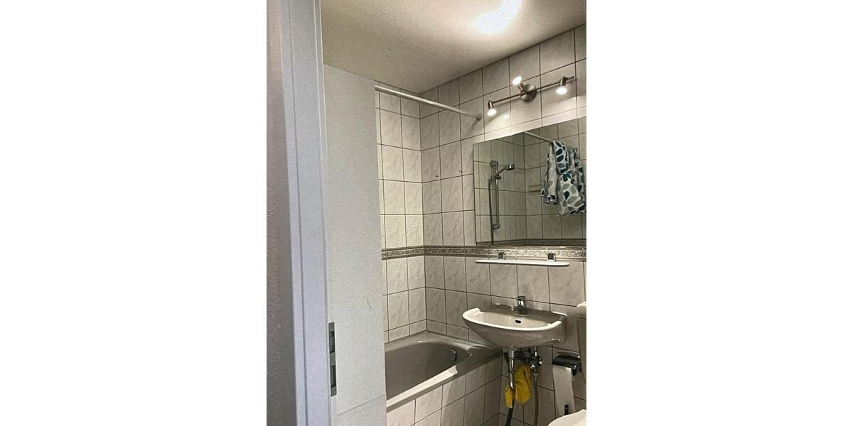 Etagenwohnung Lauta - 1 Zimmer, 27 m&sup2;, 490&euro; | Angebot:25298878