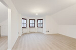 WINDISCH — Frisch renoviert und mit besonderer Architektur — 3-Zimmer-DG-Wohnung — bezugsfrei! - Dachgeschoßwohnung Fürstenfeldbruck | Angebot:24298906