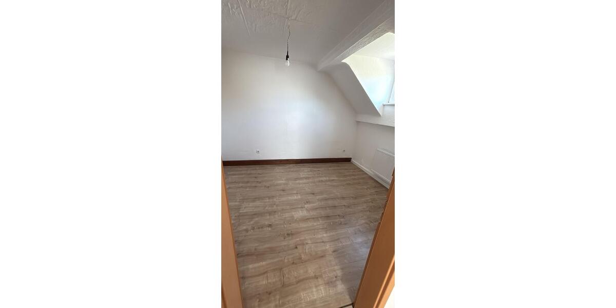 Dachgeschoßwohnung Arnsberg Rusch - 3 Zimmer, 60 m&sup2;, 750&euro; | Angebot:26042230