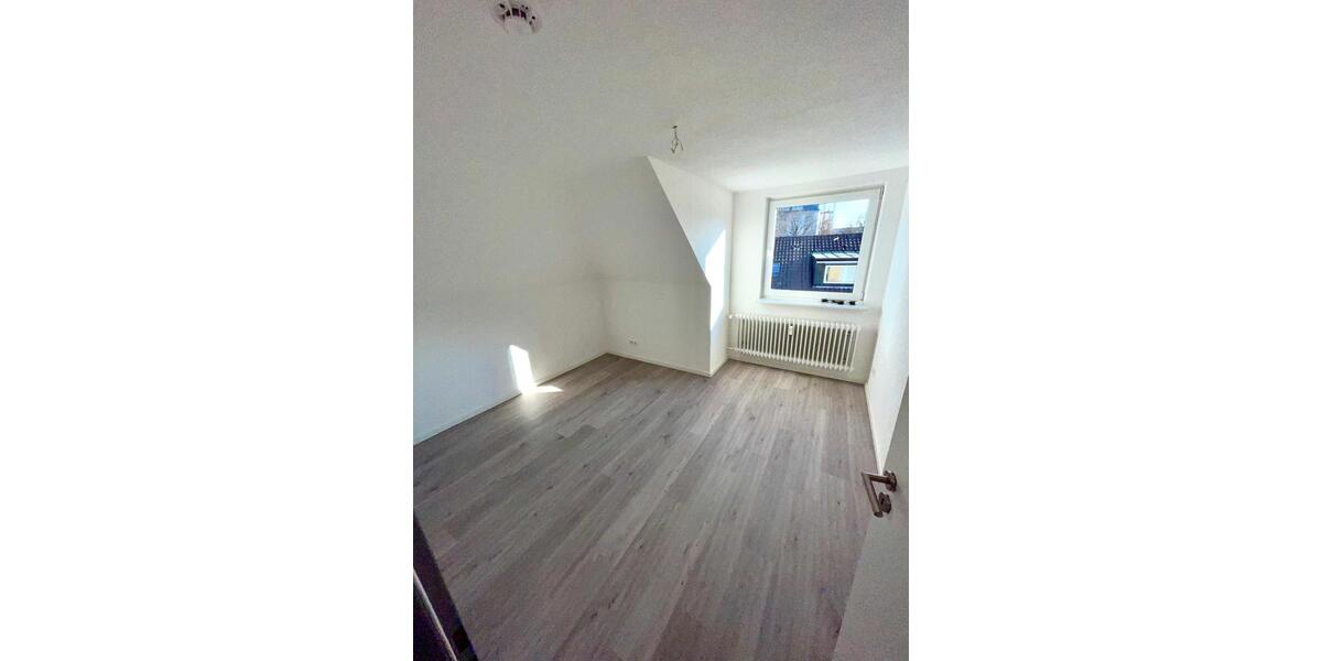 Dachgeschoßwohnung Beimerstetten - 3.5 Zimmer, 69 m&sup2;, 990&euro; | Angebot:26414235