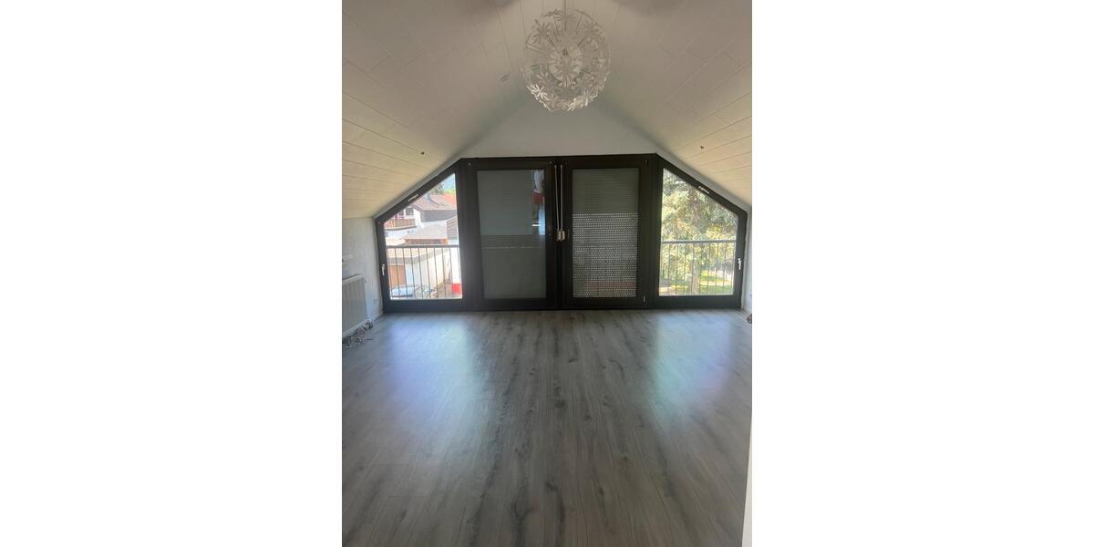 Dachgeschoßwohnung Klettgau - 2.5 Zimmer, 45 m&sup2;, 600&euro; | Angebot:26705306