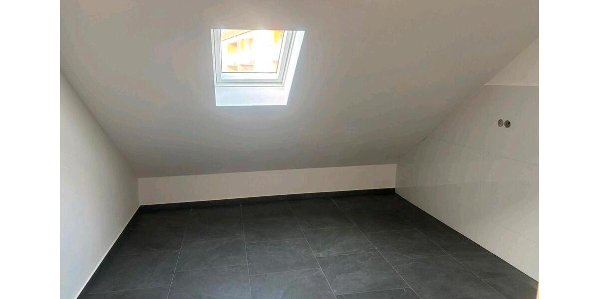 Dachgeschoßwohnung Sulingen - 4 Zimmer, 100 m&sup2;, 900&euro; | Angebot:26039706