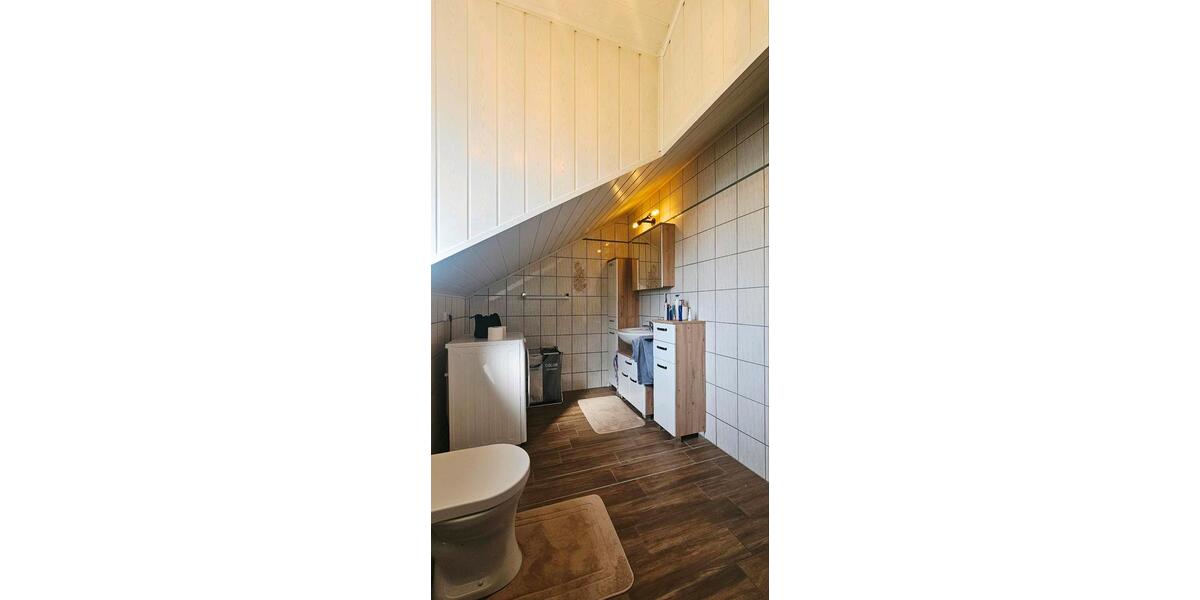 Dachgeschoßwohnung Mallersdorf-Pfaffenberg Pfaffenberg - 3.5 Zimmer, 120 m&sup2;, 800&euro; | Angebot:26624053