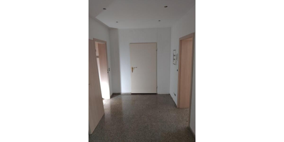 Erdgeschoßwohnung Werdau - 4 Zimmer, 95 m&sup2;, 740&euro; | Angebot:25042195