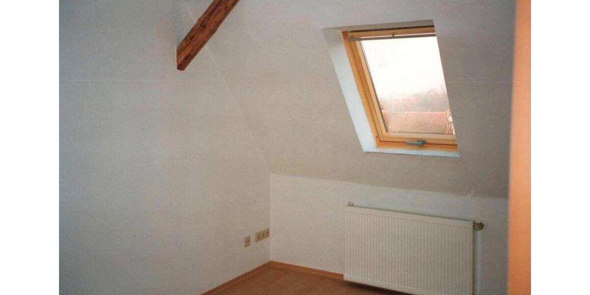 Dachgeschoßwohnung Staßfurt - 4 Zimmer, 75 m&sup2;, 425&euro; | Angebot:26022927