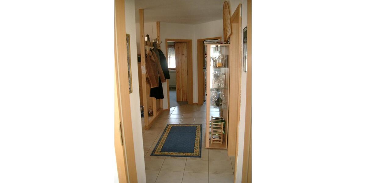 Etagenwohnung Rödelsee - 3 Zimmer, 92 m&sup2;, 780&euro; | Angebot:24660501