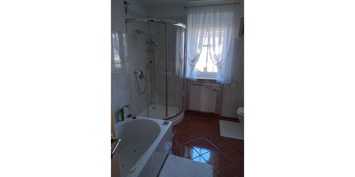 Dachgeschoßwohnung Haßfurt - 3 Zimmer, 95 m&sup2;, 990&euro; | Angebot:24887384