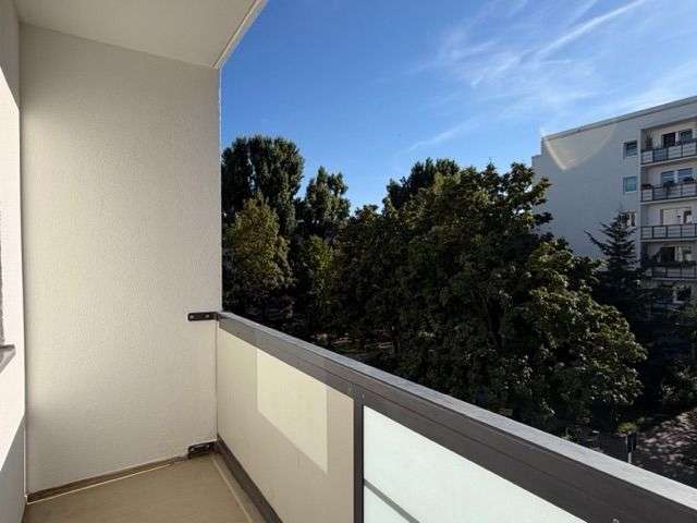 Etagenwohnung Berlin Hellersdorf - 1 Zimmer, 35 m&sup2;, 549&euro; | Angebot:26865831
