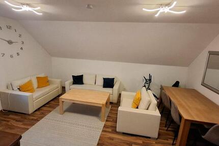 Möblierte Dachgeschoss Wohnung zur Vermieten 3 zimmer