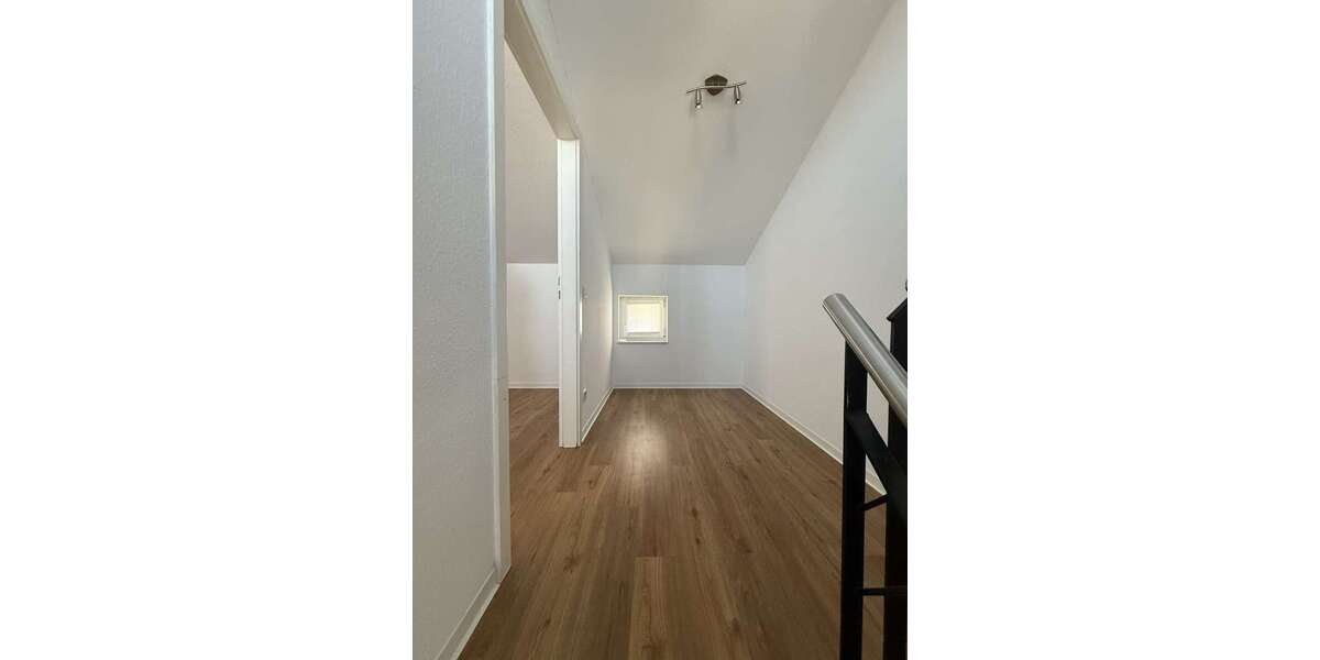 Etagenwohnung Durmersheim - 4 Zimmer, 129 m&sup2;, 1.330&euro; | Angebot:26284252