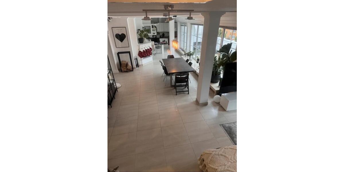 Dachgeschoßwohnung Bayreuth Meyernberg - 5 Zimmer, 160 m&sup2;, 2.097&euro; | Angebot:26563231