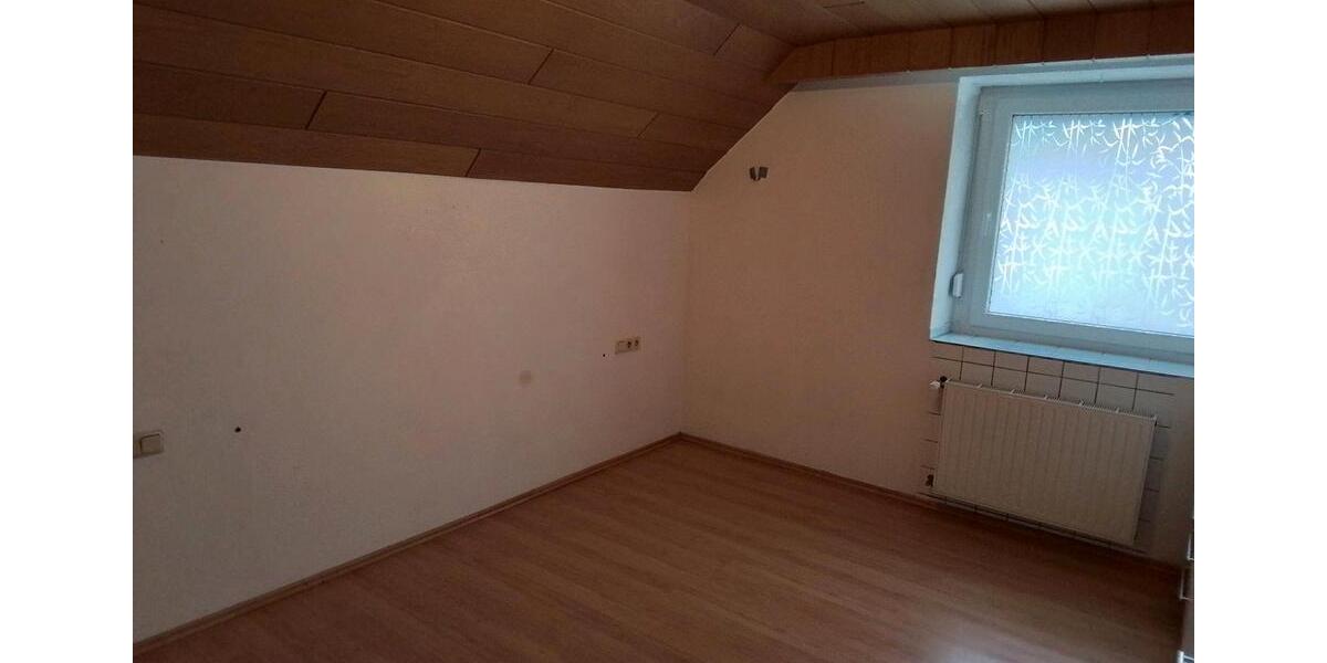 Etagenwohnung Schiffweiler - 2 Zimmer, 90 m&sup2;, 600&euro; | Angebot:24673812