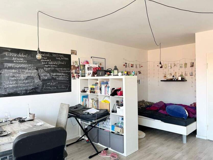„OH YEAH“ „GEPFLEGTE 1 Zimmer Wohnung MIT BALKON“ „“
