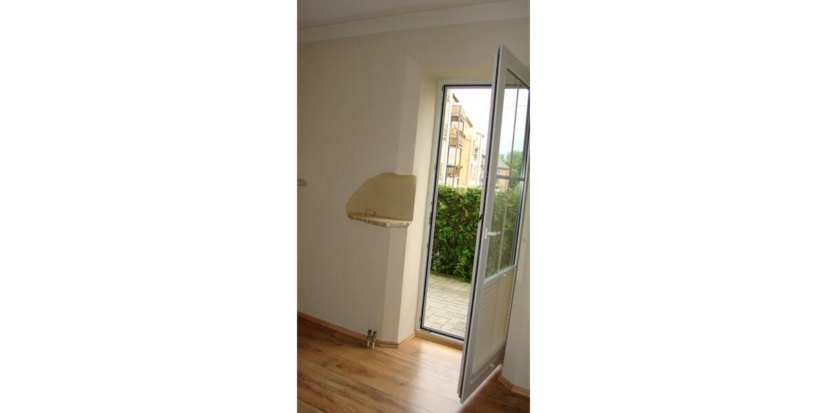 Erdgeschoßwohnung Löbau - 2 Zimmer, 65 m&sup2;, 380&euro; | Angebot:25053104