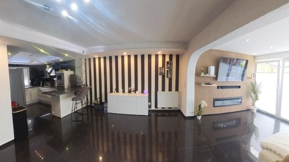 Etagenwohnung Hameln Kernstadt - 4 Zimmer, 150 m&sup2;, 1.300&euro; | Angebot:26555800
