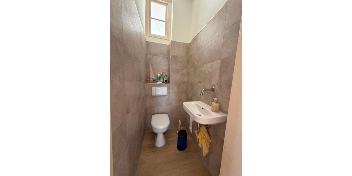 Etagenwohnung Wilhelmshaven - 5 Zimmer, 145 m&sup2;, 1.200&euro; | Angebot:26382279