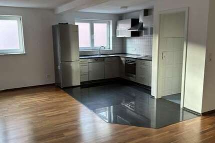 Wohnung Mosbach - 2 Zimmer, 100 m&sup2;, 900&euro; | Angebot:27411195
