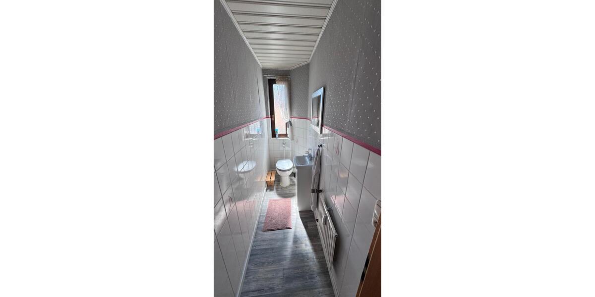 Etagenwohnung Niederwerrn - 3.5 Zimmer, 85 m&sup2;, 1.050&euro; | Angebot:26303057
