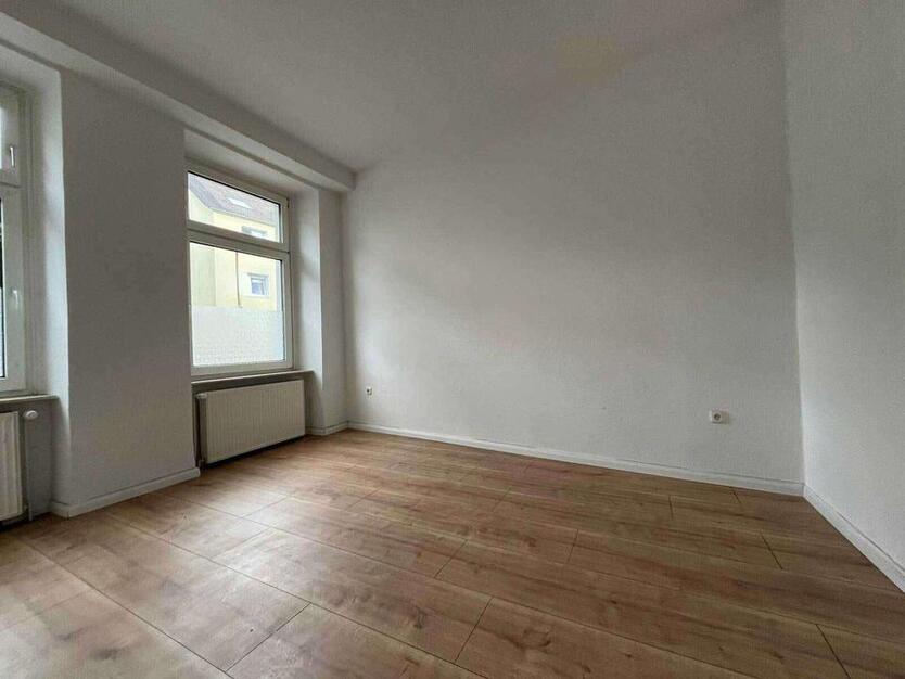 Jetzt frei: Attraktive und geräumige 4-Zimmer-Wohnung in Wuppertal zimmer