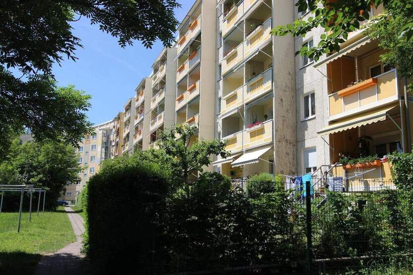 Schöne 2-Raumwohnung mit Aufzug und Balkon mit Blick ins Grüne. 2 zimmer