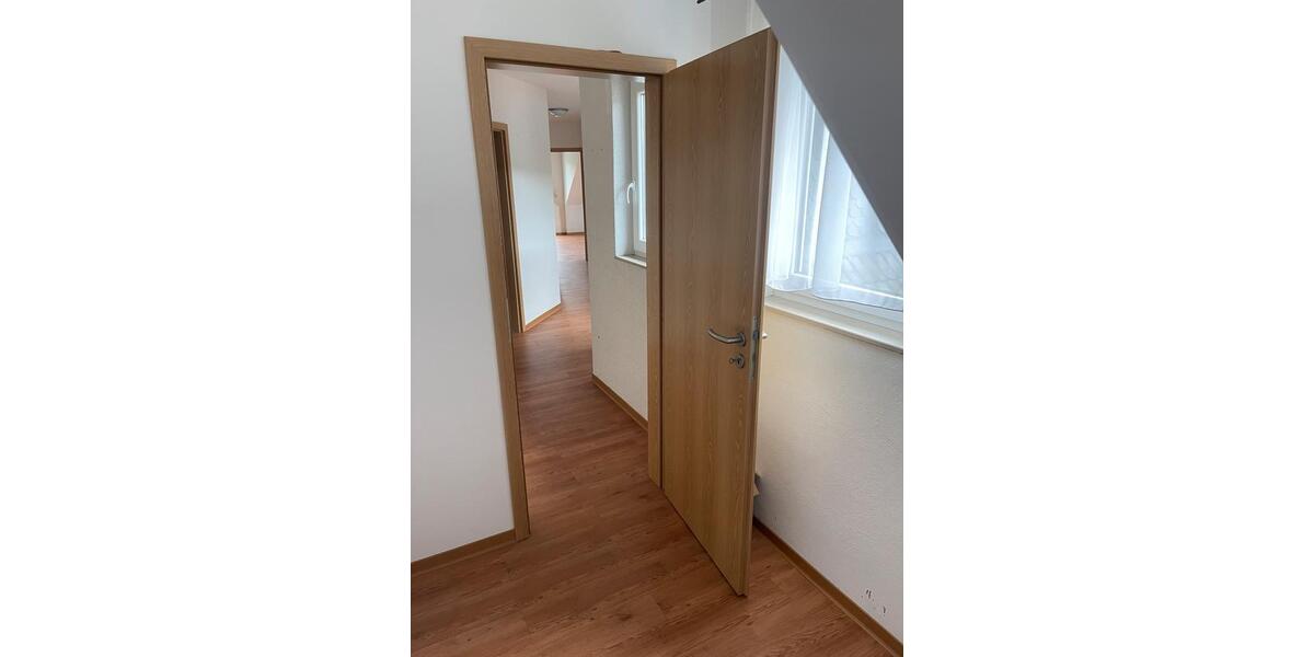 Dachgeschoßwohnung Hallenberg - 2 Zimmer, 86 m&sup2;, 650&euro; | Angebot:26676649