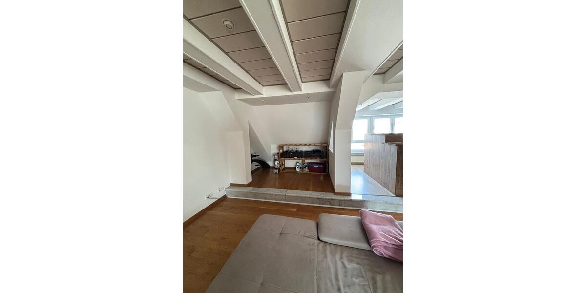 Dachgeschoßwohnung Markt Indersdorf - 4 Zimmer, 130 m&sup2;, 2.150&euro; | Angebot:25881481