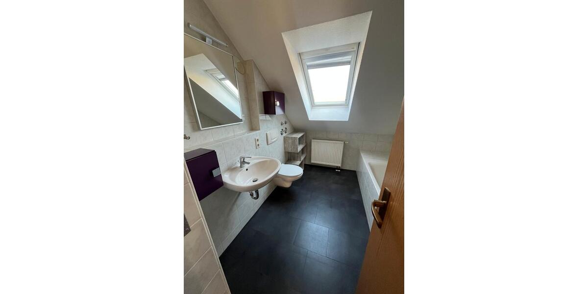 Dachgeschoßwohnung Nattheim - 3 Zimmer, 73 m&sup2;, 790&euro; | Angebot:26062428