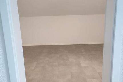 Dachgeschosswohnung in Frickenhausen 72636 zimmer