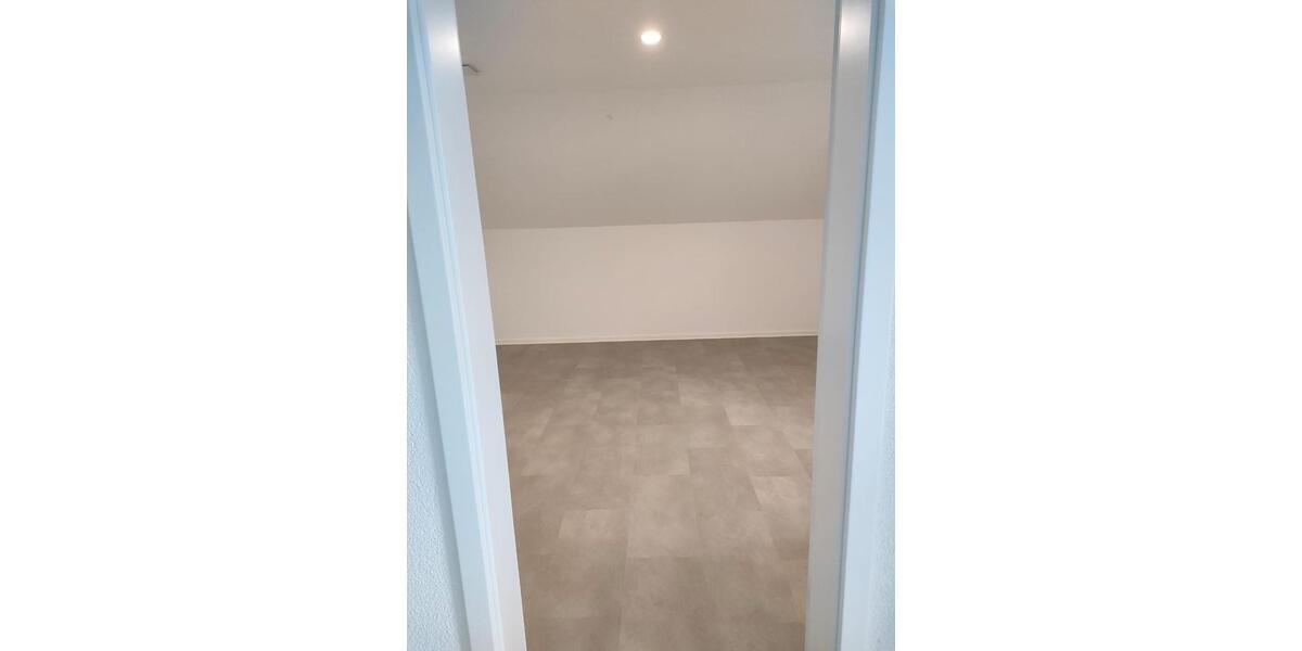 Dachgeschosswohnung in Frickenhausen 72636 zimmer