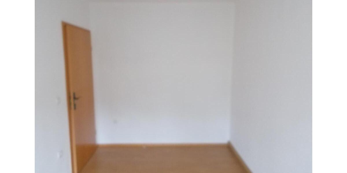 Erdgeschoßwohnung Bad Lobenstein - 4 Zimmer, 75 m&sup2;, 540&euro; | Angebot:23877124
