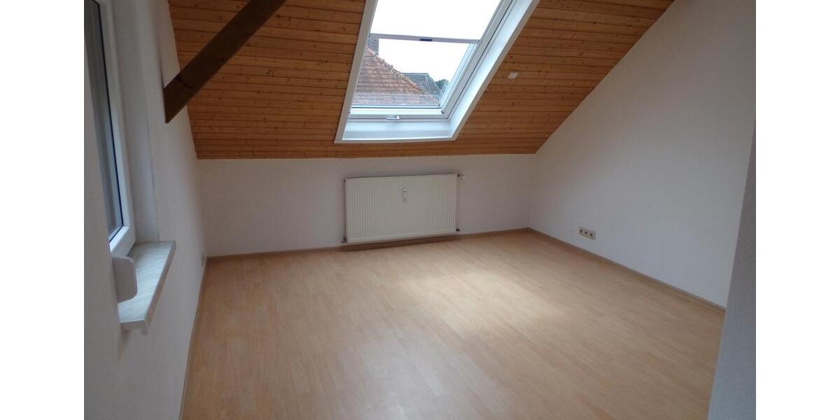 Dachgeschoßwohnung Hargesheim - 4 Zimmer, 132 m&sup2;, 960&euro; | Angebot:26350346
