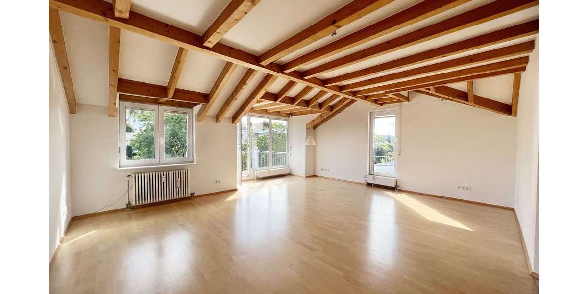 Etagenwohnung Reutlingen - 4 Zimmer, 129 m&sup2;, 1.400&euro; | Angebot:24876226