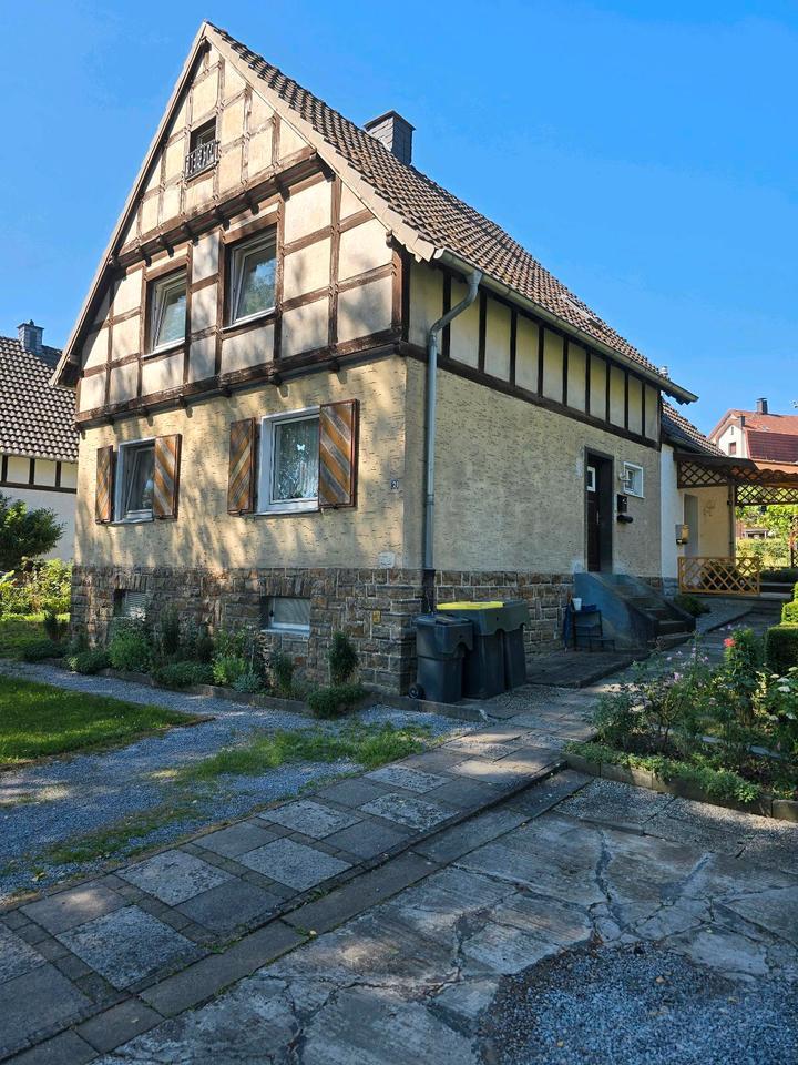 Schöne 2,5-Zimmer-Wohnung . jobcenter fähig zimmer